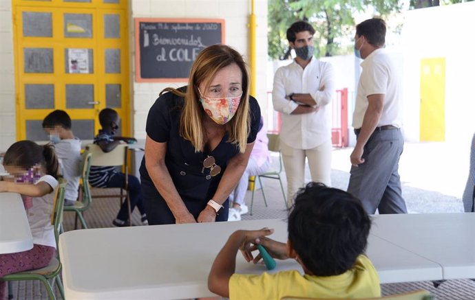 La concejala de Educación y Escuelas Infantiles del Ayutamiento de Murcia, Belén López, visita el colegio de San Andrés con motivo del inicio del curso escolar 2020/2021