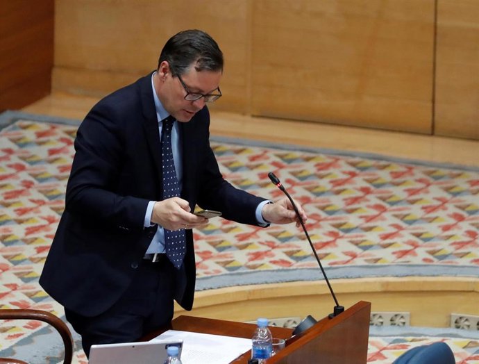 Foto recurso del diputado del Partido Popular, Alfonso Serrano, en el Pleno de la Asamblea. 