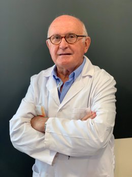 El especialista en endocrinología y nutrición de Quirónsalud Huelva, Antonio Barrios Merino.