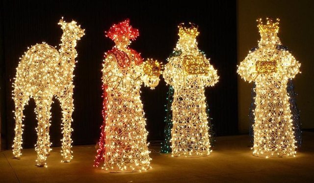 Iluminación de Navidad, luces de navidad, esculturas de navidad. Adornos de Navidad. 