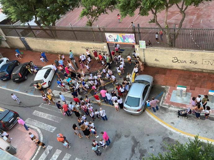 Entrada en un colegio de Almería