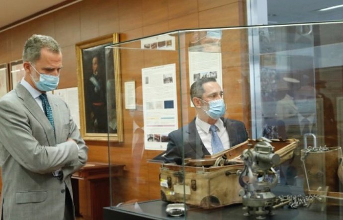 El Rey Felipe VI inaugura la exposición con  motivo del 150 del Instituto Geográfico Nacional.
