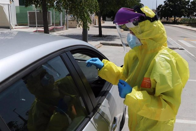 Realización de pruebas PCR para detectar casos de Covid-19. 