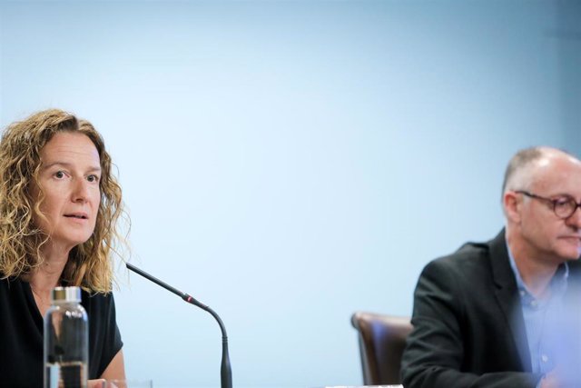 La Ministra Andorrana De Medio Ambiente, Agricultura Y Sostenibilidad, Sílvia Calvó, Junto Al Director De Agricultura, Josep Casals.