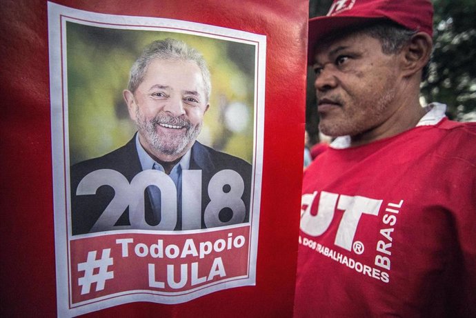 Manifestación en Sao Paulo en apoyo del expresidente de Brasil, Lula da Silva.
