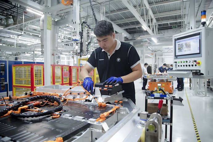 China.- Las ventas minoristas y la producción industrial de China mantienen su r