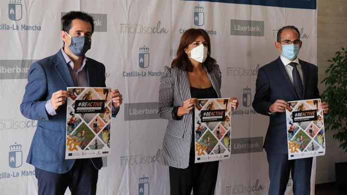 La directora general de Juventud y Deportes, Noelia Pérez, presenta la Semana del Deporte.