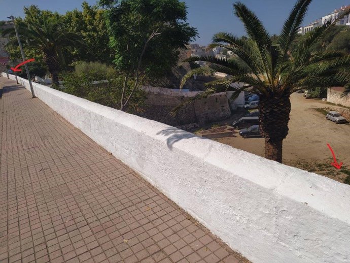 Pared del parque infantil de Dalt es Penyals hasta la cuesta denominada 'de es satileno'
