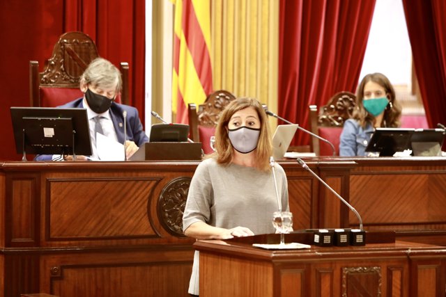 La presidenta del Govern, Francina Armengol, en el Parlament