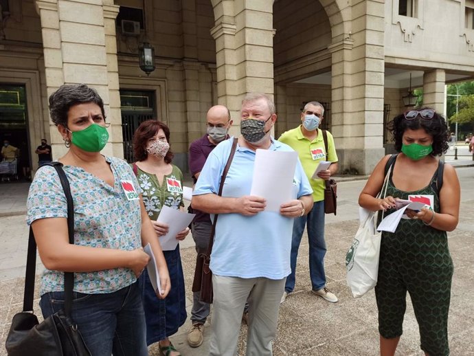 Los miembros de Ustea ante la Audiencia de Sevilla