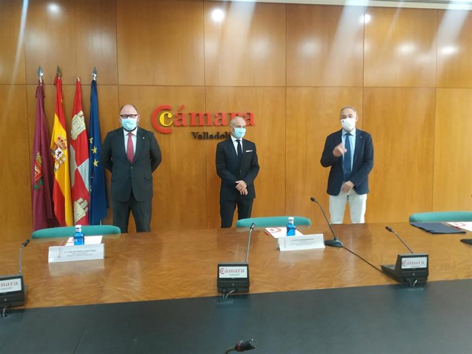 Responsables de las tres instituciones que patrocinan el nuevo Máster en Dirección de Operaciones.