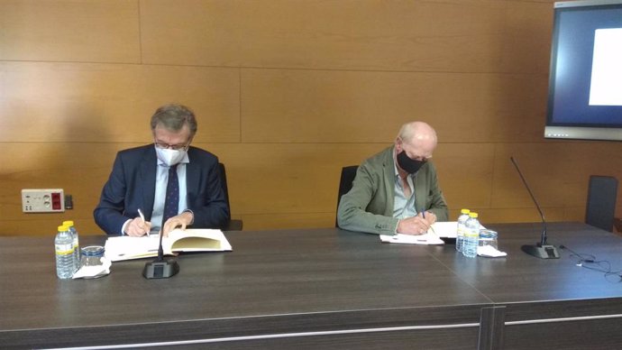 El rector de la UCLM firma un convenio de colaboración con  el Colegio de Abogados de Ciudad Real.