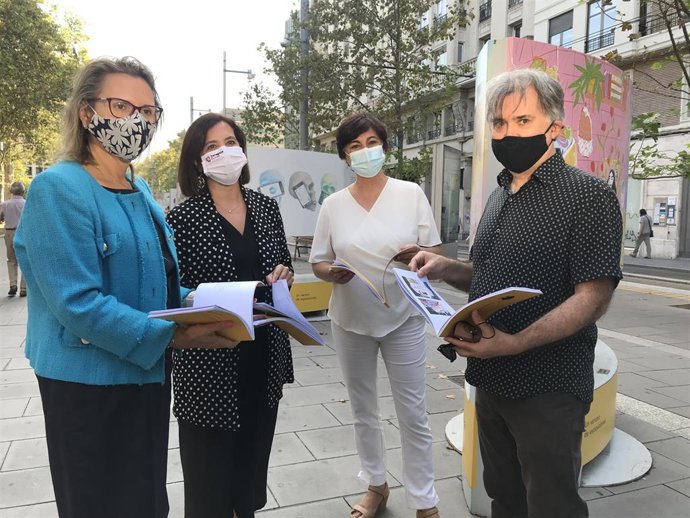 Presentación del catálogo de la exposición 'La casa por la ventana'.