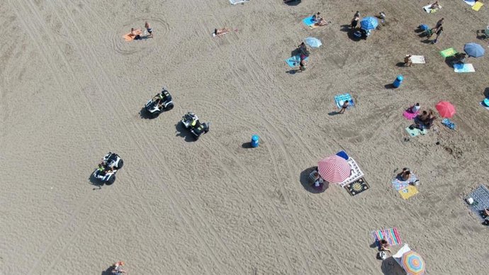 Drones sobre una playa en Valncia