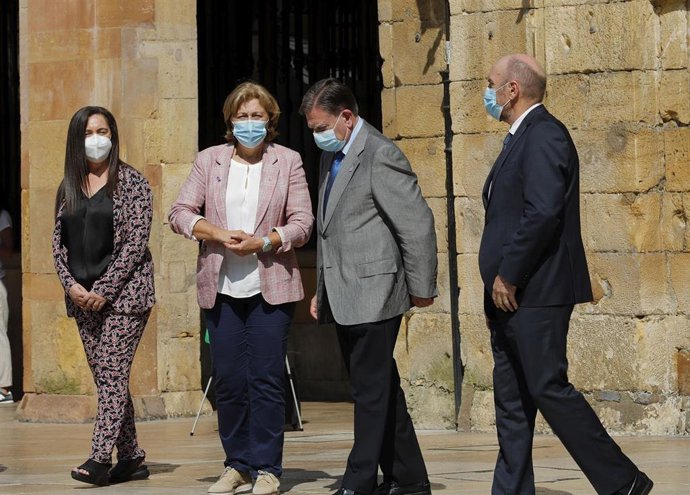 Delia Losa, segunda por la izquierda