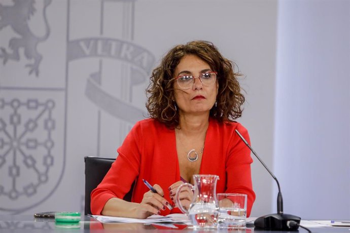 La ministra portavoz y de Hacienda, María Jesús Montero, durante su comparecencia en la rueda de prensa posterior al Consejo de Ministros celebrado en Moncloa, en Madrid (España), a 15 de septiembre de 2020.