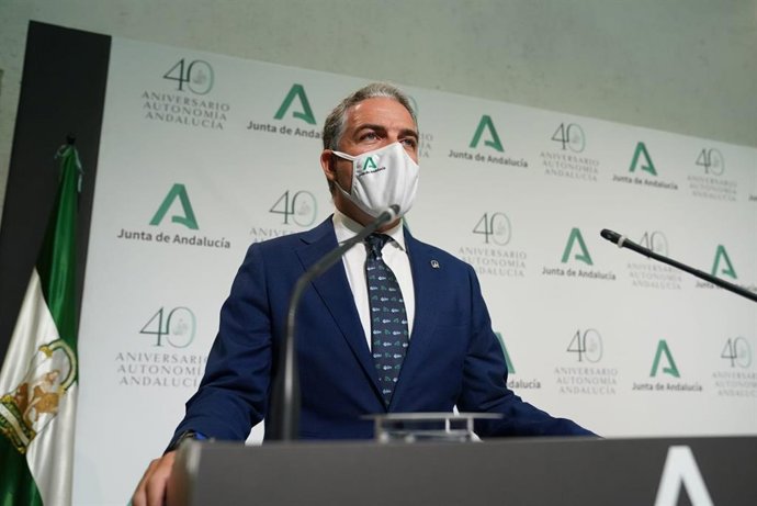 El consejero de la Presidencia, Administración Pública e Interior y portavoz del Gobierno, Elías Bendodo, en la rueda de prensa tras el Consejo de Gobierno