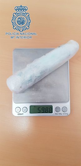 Paquete de droga intervenido a los detenidos