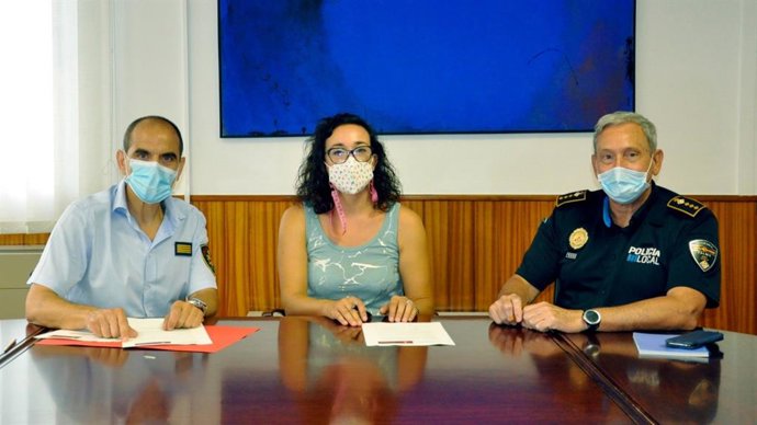 Ferrer, Adriver y Carque, en el momento de la firma del procolo.