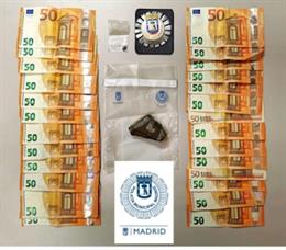 Detenido un hombre en Lavapiés con una pieza de hachís y 1.300 euros