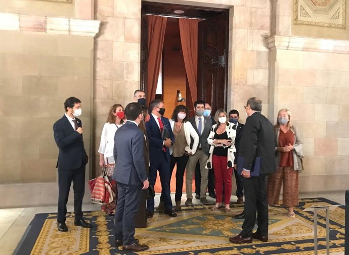 El presidente de la Generalitat, Quim Torra, junto con todos los miembros del Govern antes del Debate de Política General en el Parlament a 16 de septiembre de 2020.