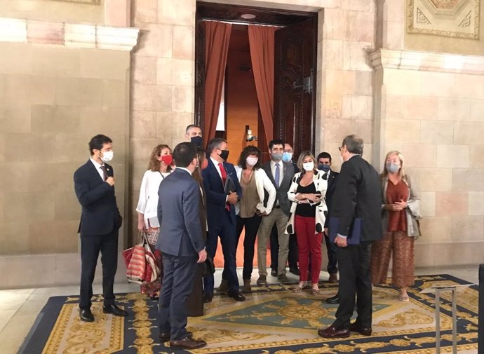 El president de la Generalitat, Quim Torra, juntament amb tots els membres del Govern abans del debat de política general al Parlament. Barcelona, Catalunya (Espanya), 16 de setembre del 2020.