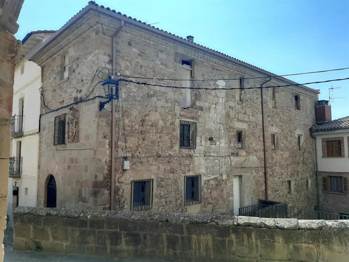 Exterior del antiguo hospital de peregrinos de Cirauqui