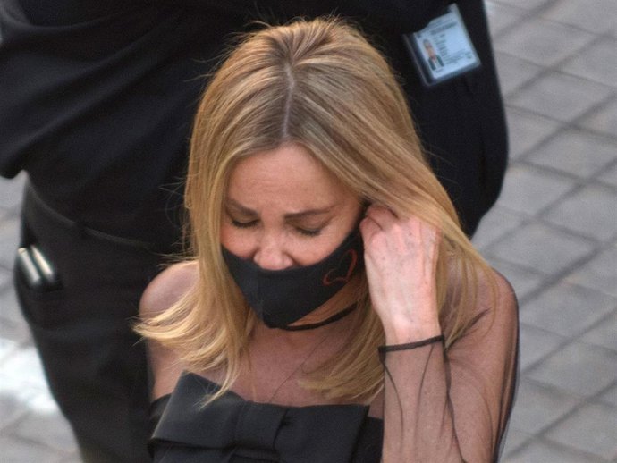 Imagen de archivo de una abatida Ana Obregón en el funeral de su hijo Aless