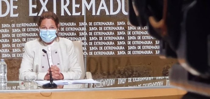 La vicepresidenta primera y consejera de Hacienda y Administración Pública de Extremadura, Pilar Blanco-Morales, en rueda de prensa tras el Consejo de Gobierno de la Junta