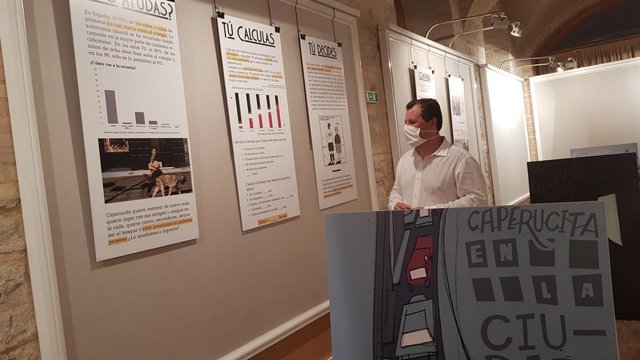 Inauguración de la exposición 'Caperucita camina sola'.