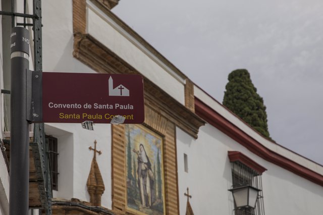 Fachada del convento de Santa Paula donde una veintena de mujeres religiosas han quedado confinadas tras detectarse un positivo en coronavirus. Sevilla (Andalucía, España), a 16 de septiembre 2020.
