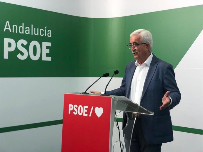 Manuel Jiménez Barrios, en una rueda de prensa