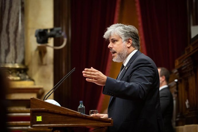 El presidente de JxCat en el Parlament, Albert Batet