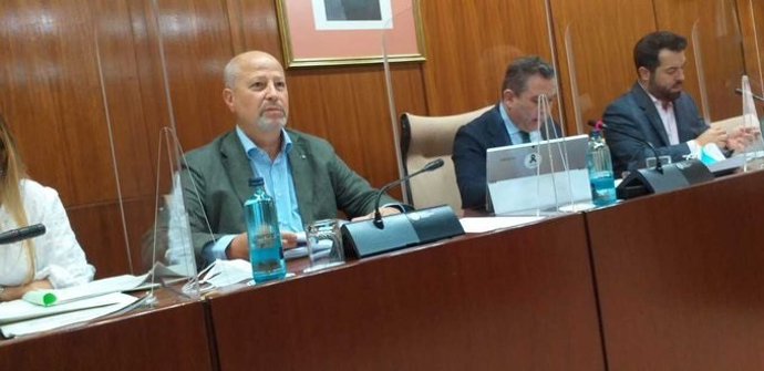 Imbroda pide al Ministerio ampliar el plazo para invertir los fondos destinados al Covid durante todo el curso