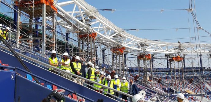 Visita del alcalde de Valncia, Joan Ribó, y la vicealcaldesa y concejala de Desarrollo y Renovación Urbana, Sandra Gómez, a las obras del estadio del Levante UD.