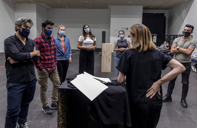 Les Arts reúne a las jóvenes estrellas del repertorio mozartiano para abrir la temporada en 'Cos fan tutte'