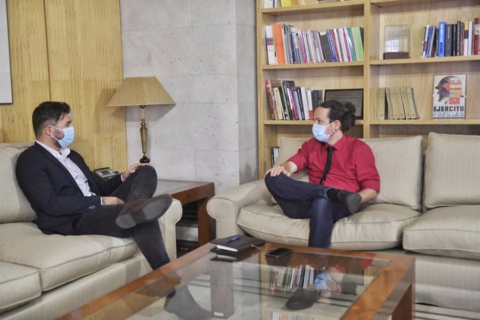 El vicepresident segon del Govern espanyol i líder d'Unides Podem, Pablo Iglesias, es reuneix amb el portaveu parlamentari d'ERC, Gabriel Rufián, al Congrés dels Diputats. Madrid (Espanya), 16 de setembre del 2020.