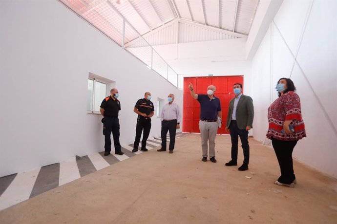 El presidente de la Diputación visita el retén de bomberos de Gérgal (Almería)