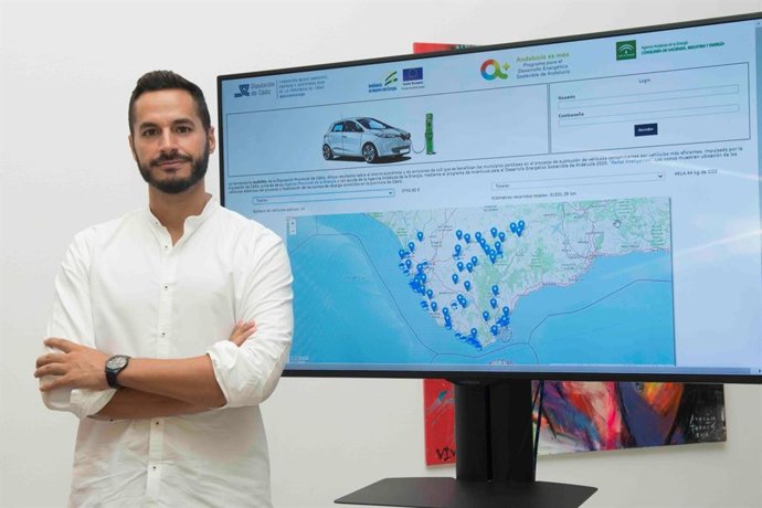 Mario Fernández Señala Que La Diputación Considera La Electrificación De Los Vehículos Municipales Como Pieza Clave