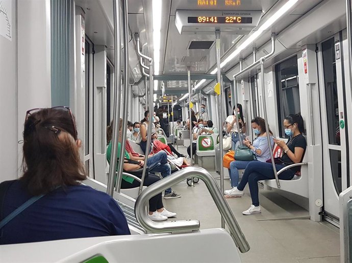 Imagen de archivo de un vagón del Metro de Sevilla.