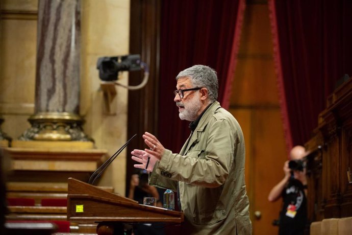 El diputado de la CUP en el Parlament Carles Riera durante el Debate de Política General en la Cámara catalana.