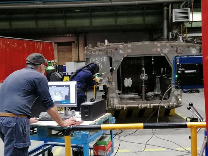 Trabajadores industria. Empleo. Sector industrial.