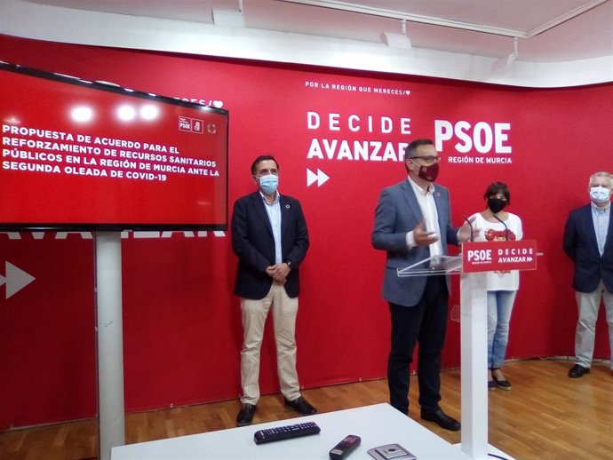 El secretario general del PSRM-PSOE y portavoz del Grupo Parlamentario Socialista, Diego Conesa