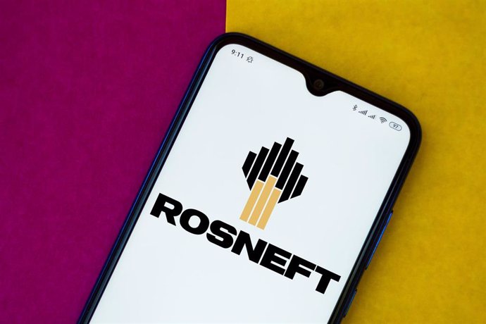 Logotipo de Rosneft en un teléfono móvil
