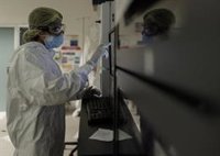 Andalucía sube ocho hospitalizados por Covid en 24 horas hasta los 940, 120 de ellos en UCI, uno menos