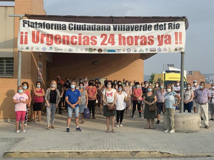 Concentración frente al centro de salud de Villaverde