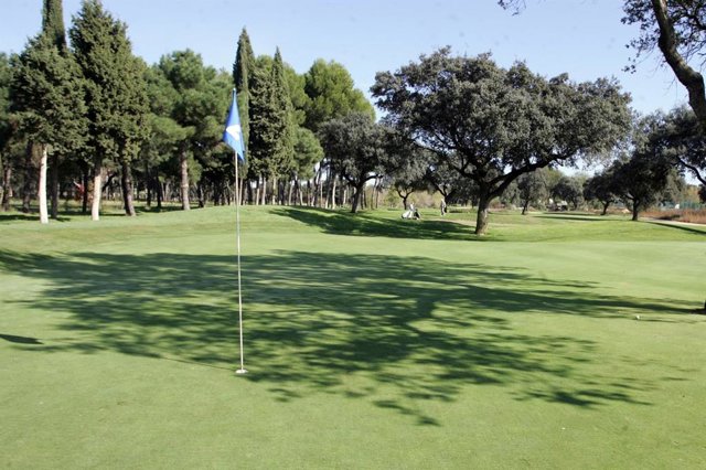 Campo de golf del Parque Deportivo La Garza de Linares.