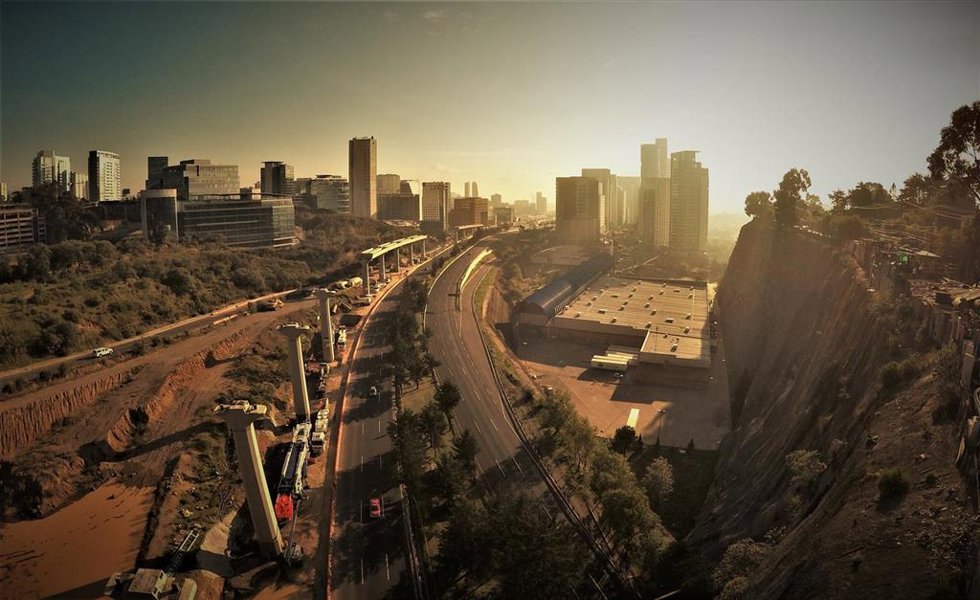 Tren interurbano en México