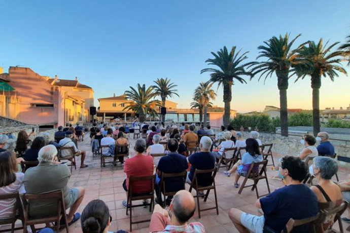 Pla general d'un concert a l'aire lliure al Museu de la Mediterrnia programat aquest estiu a Torroella de Mongtrí