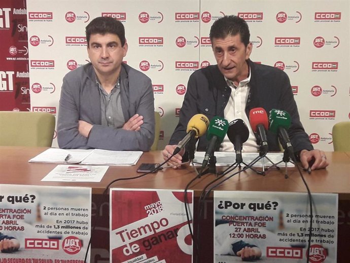 Los secretarios generales de CCOO y UGT, Sebastián Donaire y Emilio Fernández.